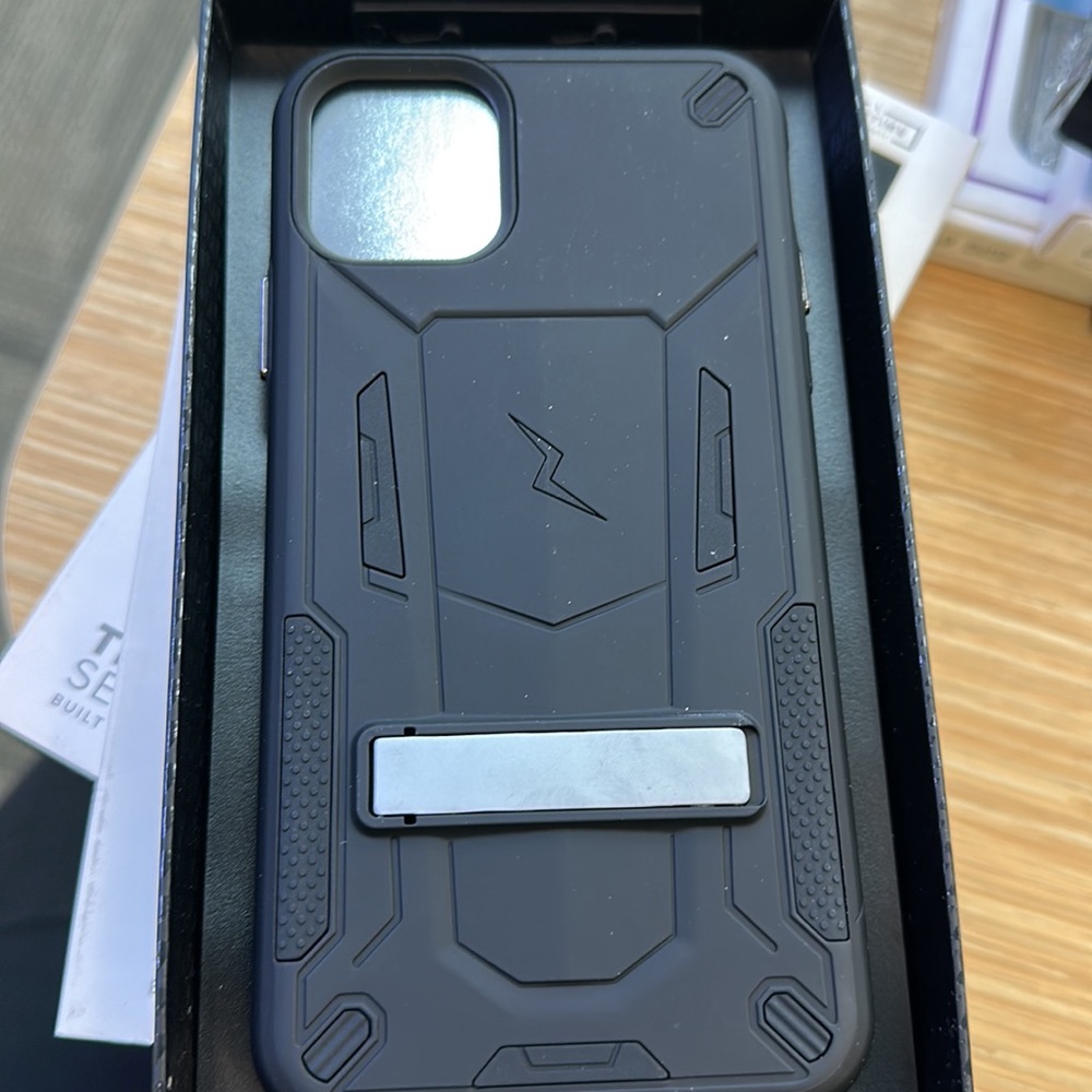 iPhone 11 Pro Max case - Picture 2 of 4
